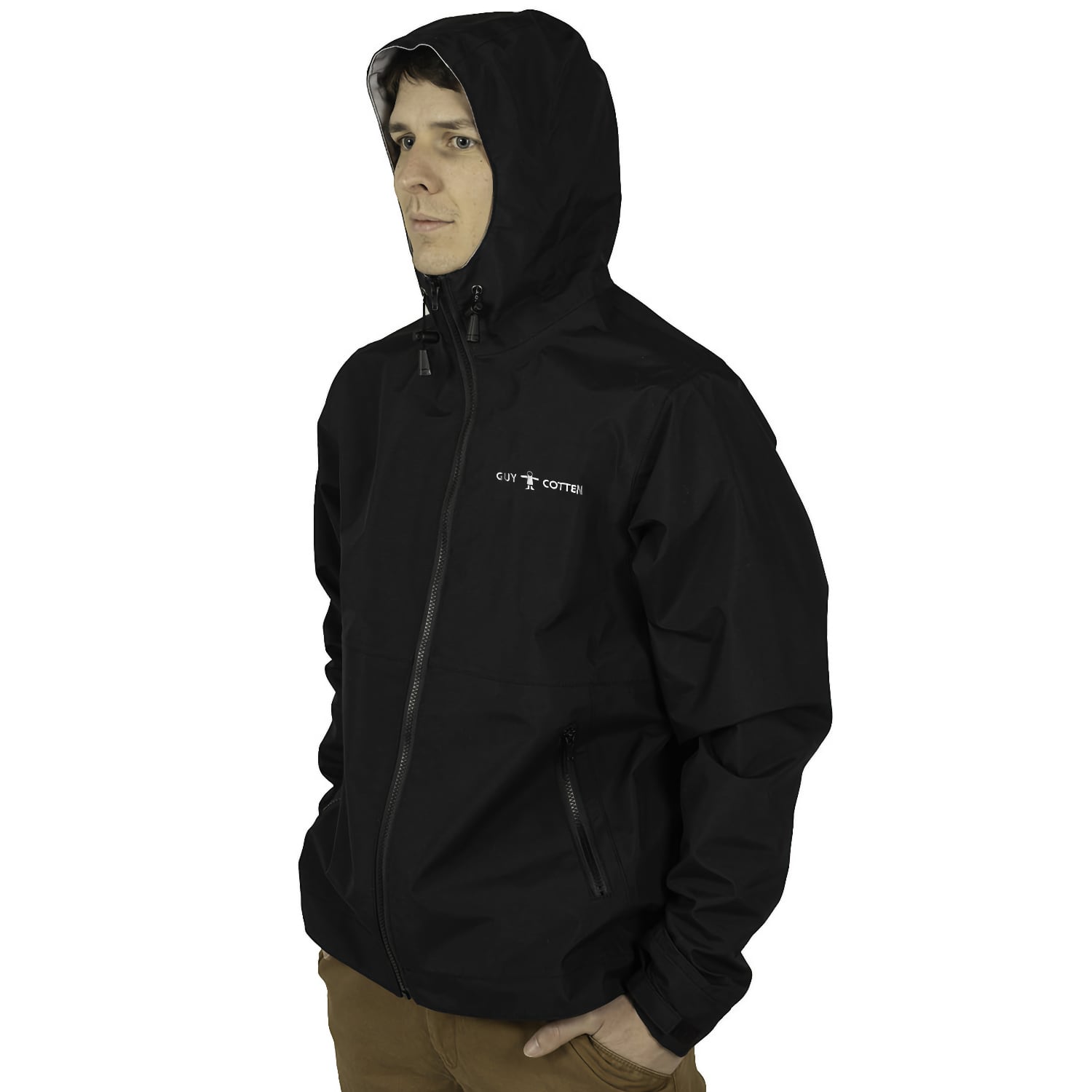 Vue de ¾ porté avec capuche