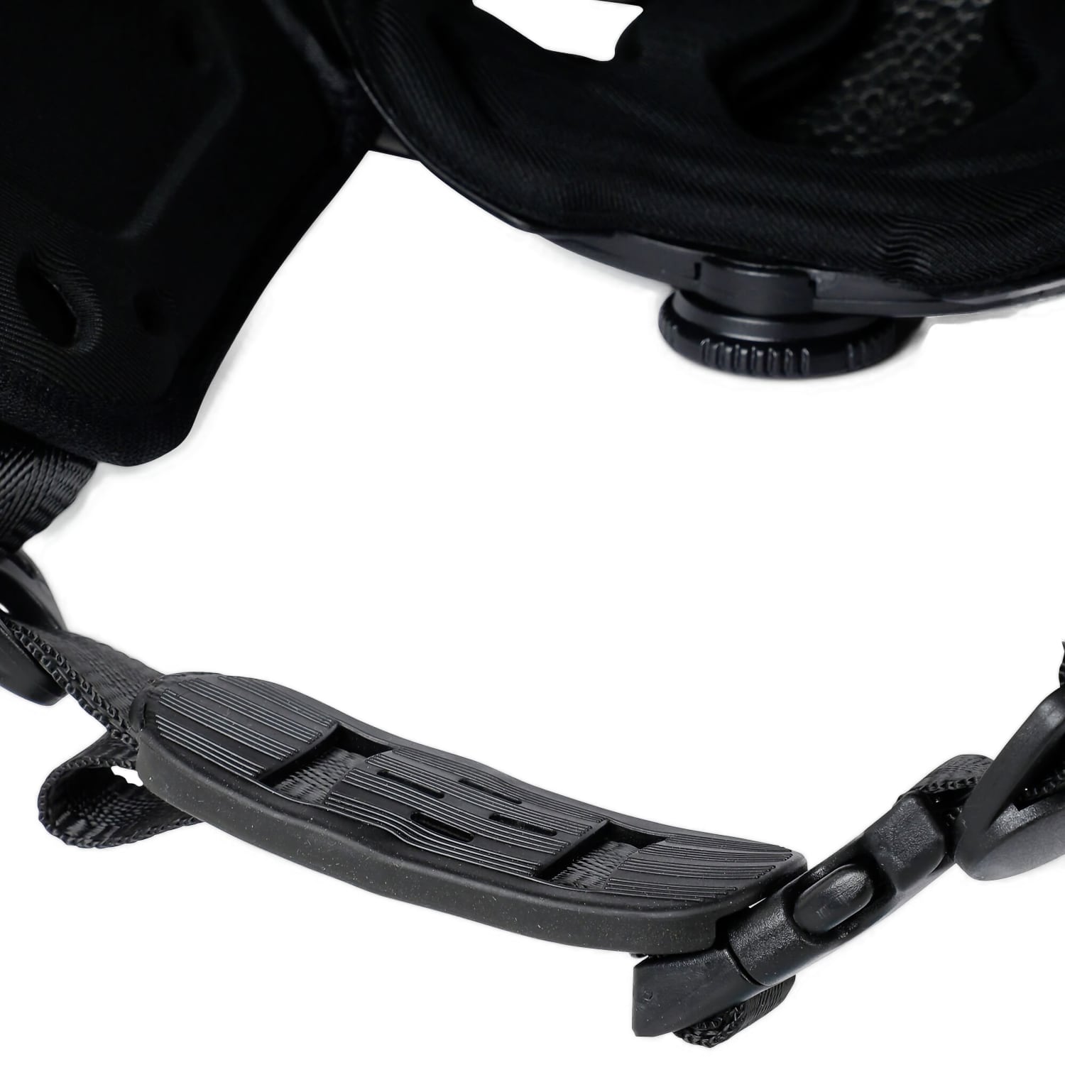 Détail Boucle à dégagement rapide avec sangle de menton réglable en nylon