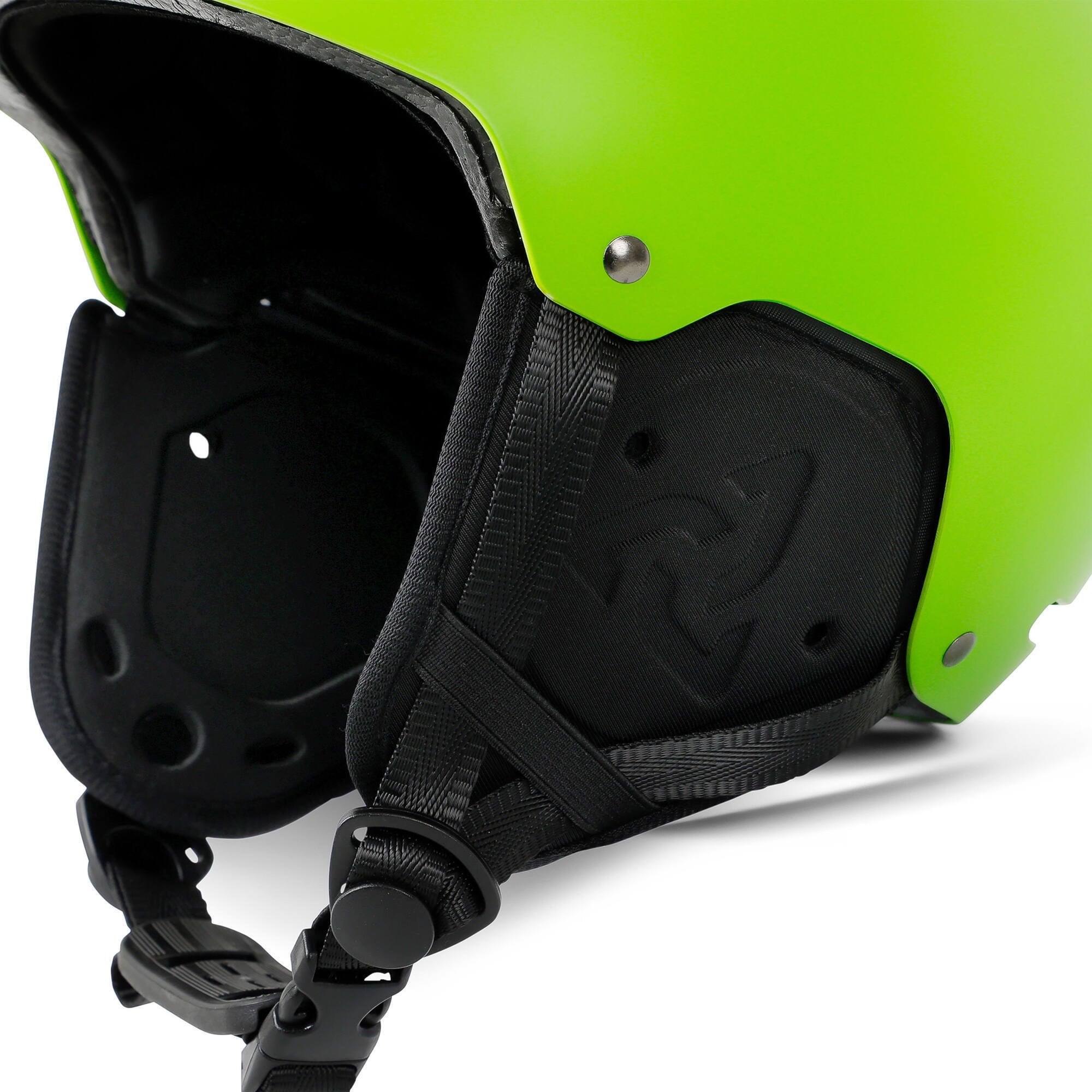 Détails protège oreille et sangle menton